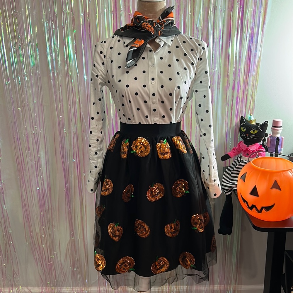 NWT magnolia place by Unique Vintage pumpkin patch sequins skirt small